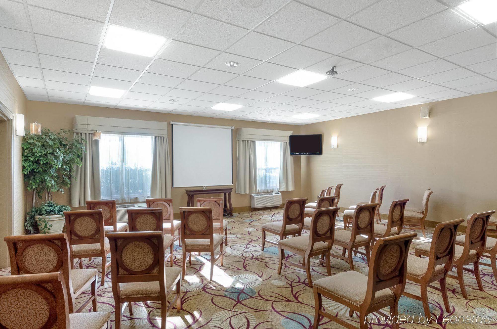 Comfort Inn & Suites Fayetteville-University Area Екстериор снимка