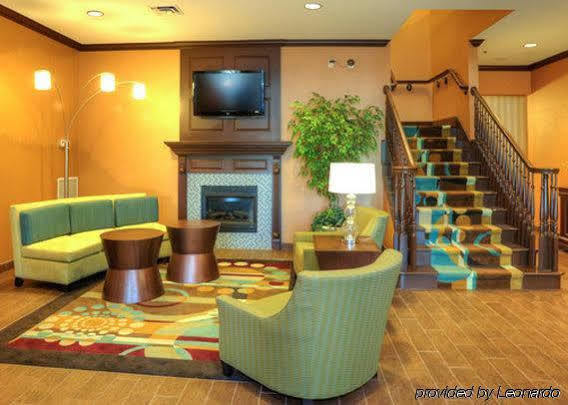 Comfort Inn & Suites Fayetteville-University Area Екстериор снимка